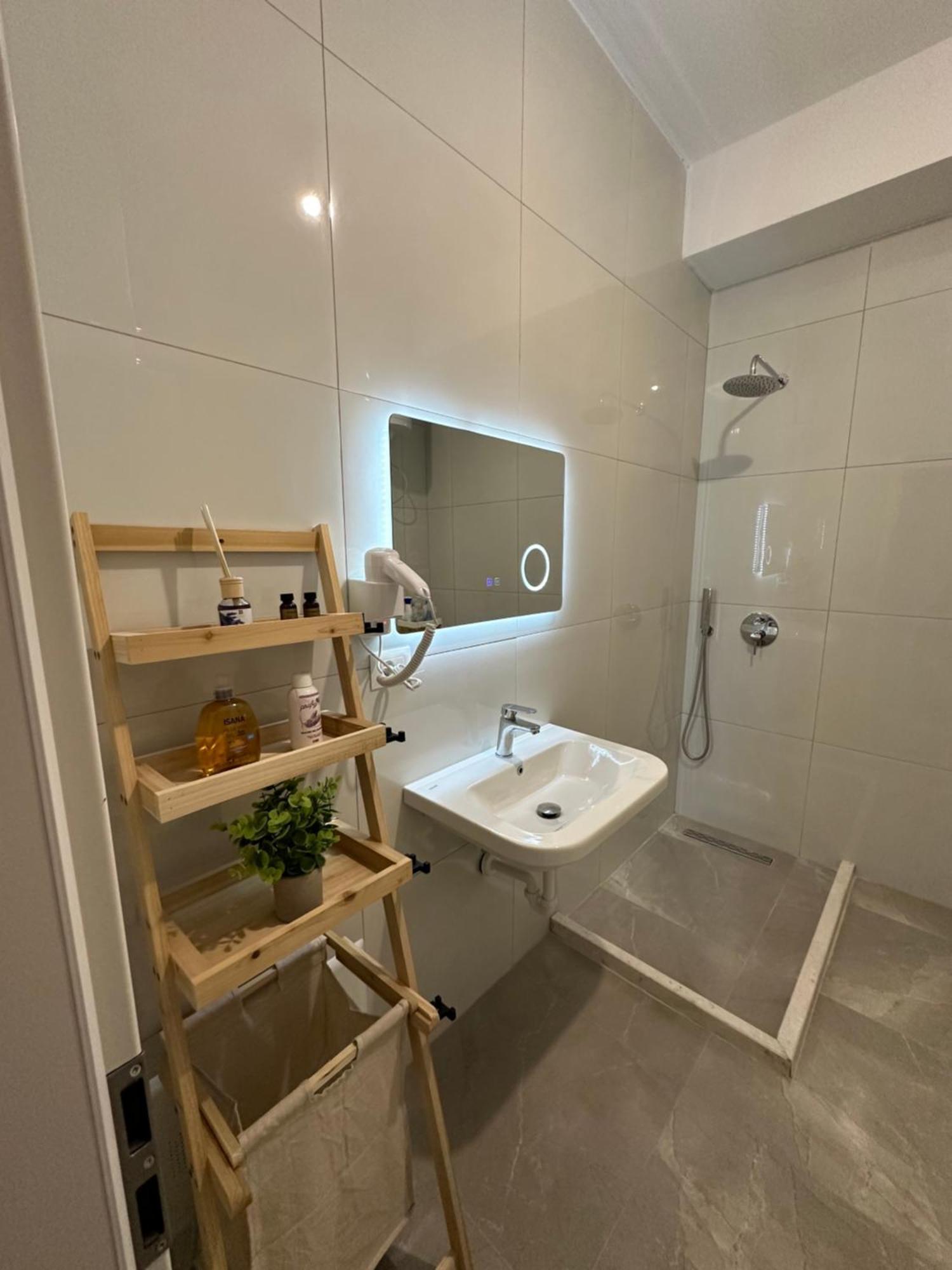 Sunflower Apartment Tirana Exterior photo